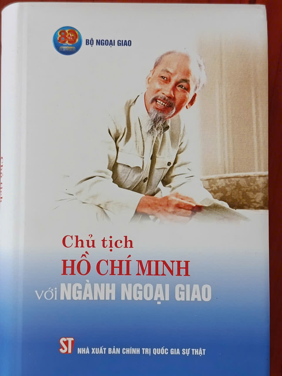 Chủ tịch Hồ Chí Minh với ngành Ngoại giao